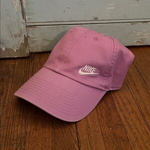 Women’s Nike Heritage 86 Adjustable Hat